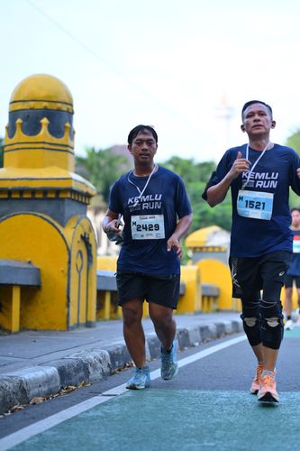 Race photo from KEMLU RUN 2025