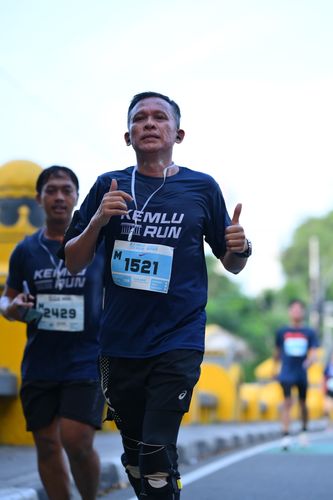 Race photo from KEMLU RUN 2025