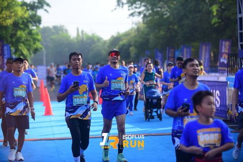 Race photo from Isoplus Run 2024 Surabaya