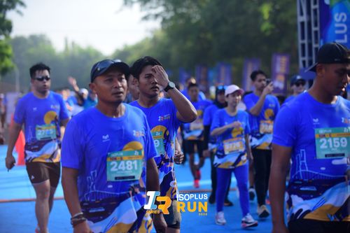Race photo from Isoplus Run 2024 Surabaya