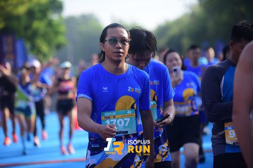 Race photo from Isoplus Run 2024 Surabaya