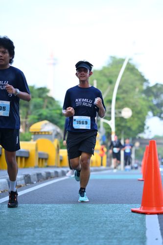 Race photo from KEMLU RUN 2025