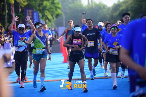 Race photo from Isoplus Run 2024 Surabaya