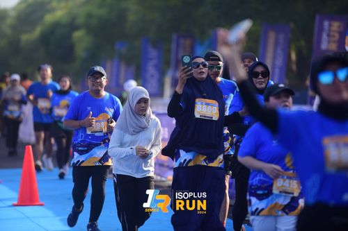 Race photo from Isoplus Run 2024 Surabaya