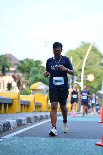 Race photo from KEMLU RUN 2025