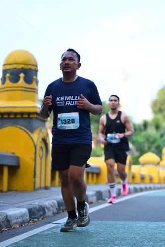 Race photo from KEMLU RUN 2025