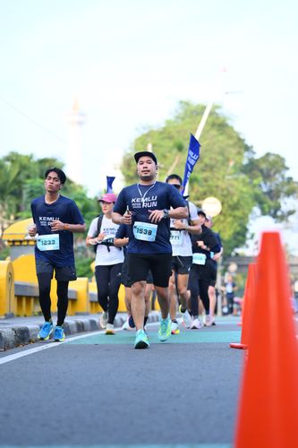 Race photo from KEMLU RUN 2025