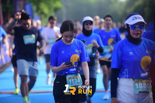 Race photo from Isoplus Run 2024 Surabaya