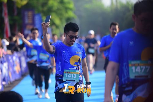 Race photo from Isoplus Run 2024 Surabaya