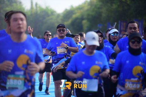 Race photo from Isoplus Run 2024 Surabaya