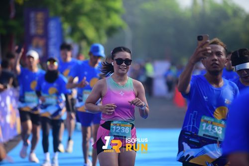 Race photo from Isoplus Run 2024 Surabaya