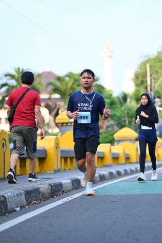 Race photo from KEMLU RUN 2025