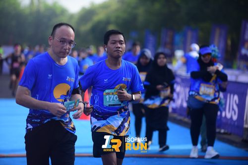 Race photo from Isoplus Run 2024 Surabaya