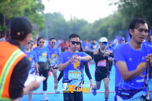 Race photo from Isoplus Run 2024 Surabaya