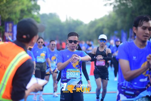 Race photo from Isoplus Run 2024 Surabaya