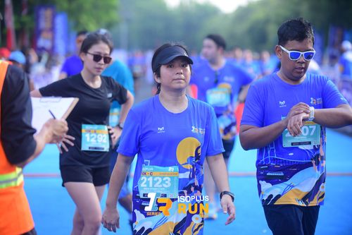 Race photo from Isoplus Run 2024 Surabaya