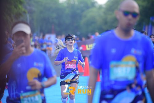 Race photo from Isoplus Run 2024 Surabaya