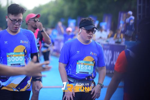 Race photo from Isoplus Run 2024 Surabaya