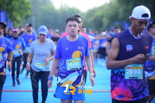 Race photo from Isoplus Run 2024 Surabaya