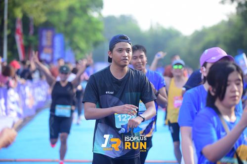 Race photo from Isoplus Run 2024 Surabaya