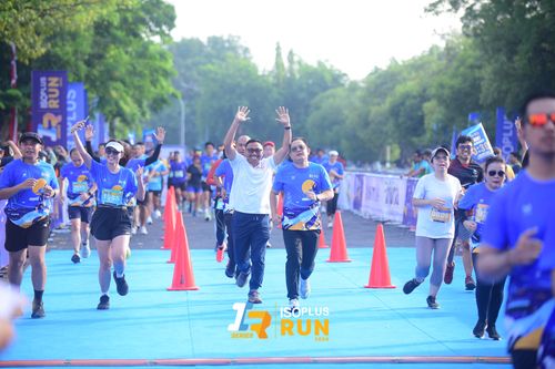 Race photo from Isoplus Run 2024 Surabaya