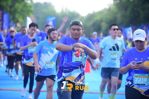 Race photo from Isoplus Run 2024 Surabaya