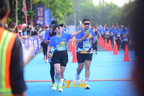 Race photo from Isoplus Run 2024 Surabaya