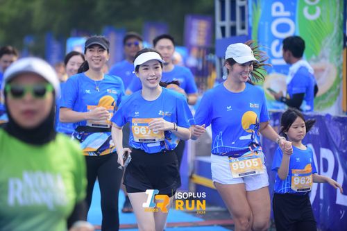 Race photo from Isoplus Run 2024 Surabaya