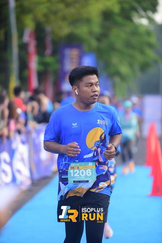 Race photo from Isoplus Run 2024 Surabaya