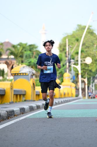 Race photo from KEMLU RUN 2025