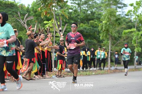 Race photo from Arutmin Borneo Run 2024