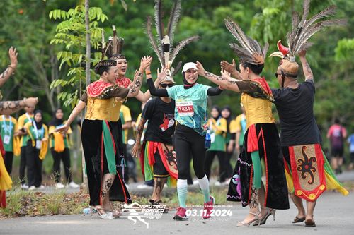 Race photo from Arutmin Borneo Run 2024