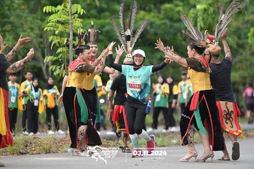 Race photo from Arutmin Borneo Run 2024