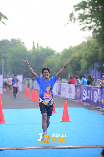 Race photo from Isoplus Run 2024 Surabaya