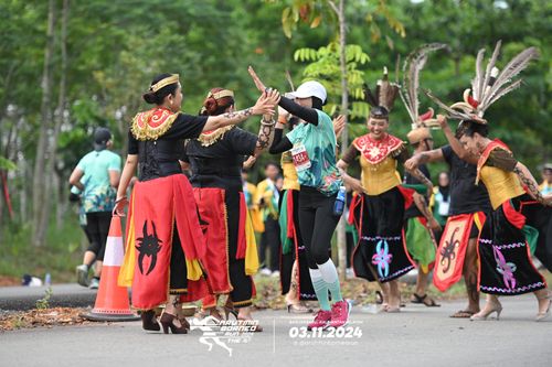 Race photo from Arutmin Borneo Run 2024