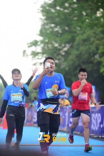 Race photo from Isoplus Run 2024 Surabaya