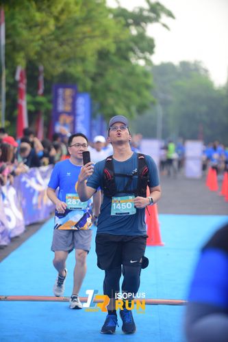 Race photo from Isoplus Run 2024 Surabaya