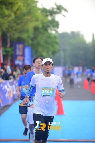 Race photo from Isoplus Run 2024 Surabaya
