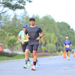 Race photo from BOGORUN 2026