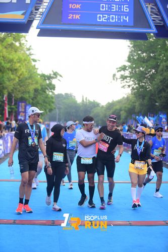 Race photo from Isoplus Run 2024 Surabaya
