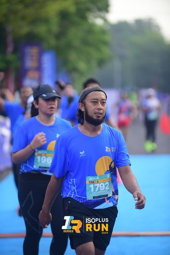 Race photo from Isoplus Run 2024 Surabaya
