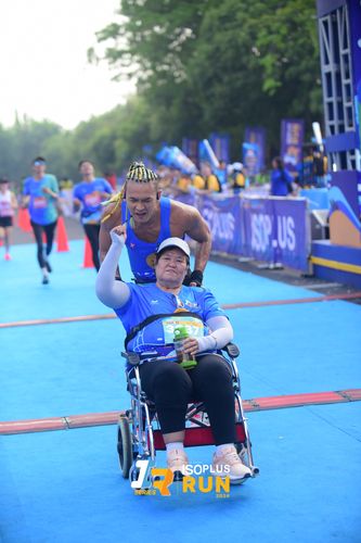 Race photo from Isoplus Run 2024 Surabaya