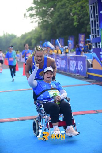 Race photo from Isoplus Run 2024 Surabaya