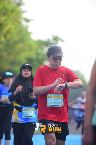 Race photo from Isoplus Run 2024 Surabaya