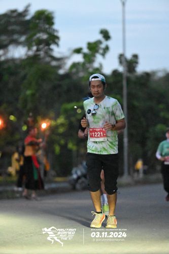 Race photo from Arutmin Borneo Run 2024
