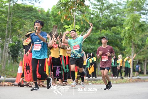 Race photo from Arutmin Borneo Run 2024