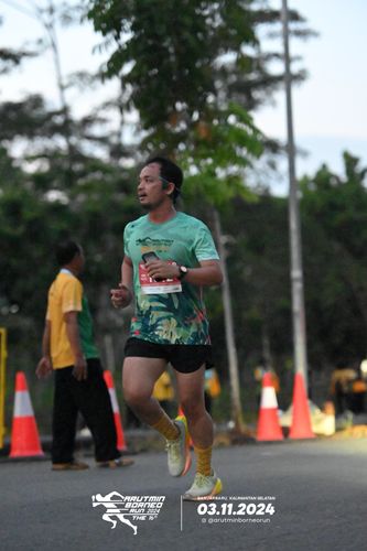 Race photo from Arutmin Borneo Run 2024