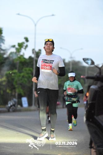 Race photo from Arutmin Borneo Run 2024