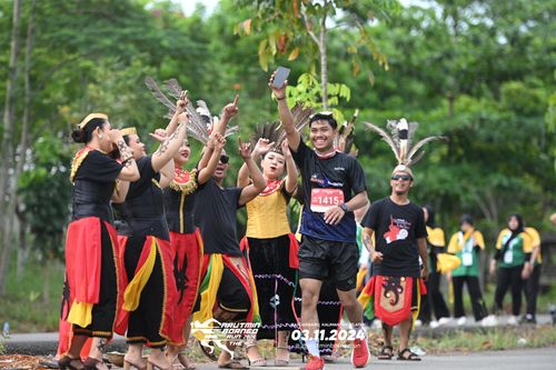 Race photo from Arutmin Borneo Run 2024