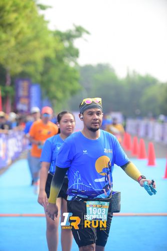 Race photo from Isoplus Run 2024 Surabaya
